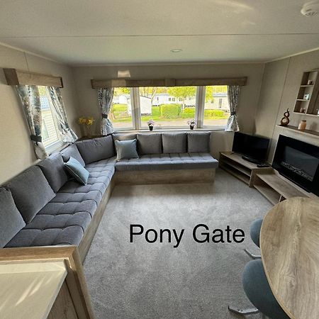 Pony Gate Caravan On Haggerstone Castle West Lawn Berwick Upon Tweed Extérieur photo
