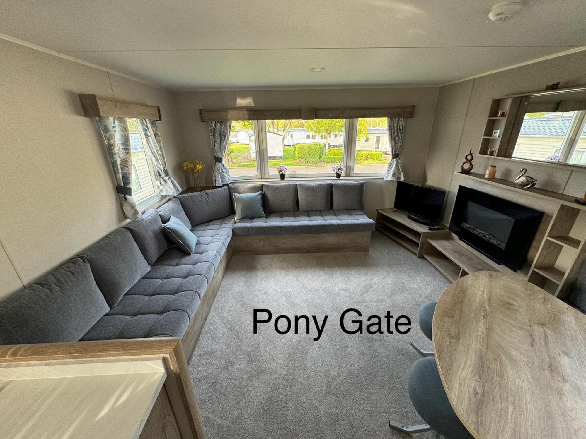 Pony Gate Caravan On Haggerstone Castle West Lawn Berwick Upon Tweed Extérieur photo