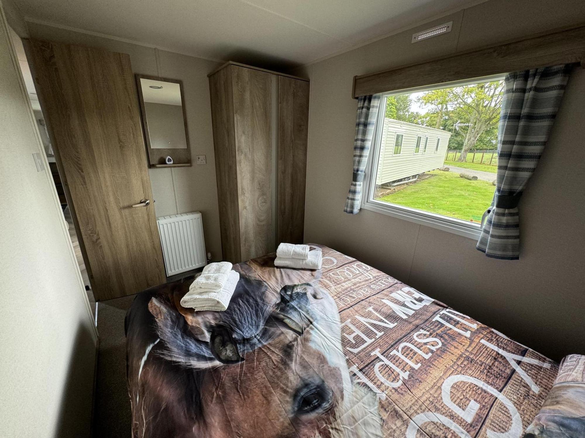 Pony Gate Caravan On Haggerstone Castle West Lawn Berwick Upon Tweed Extérieur photo